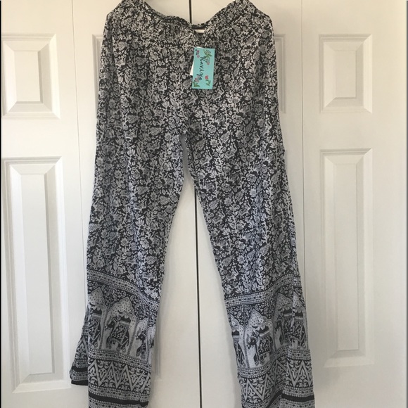 Riviya black and white light weight pull on pants